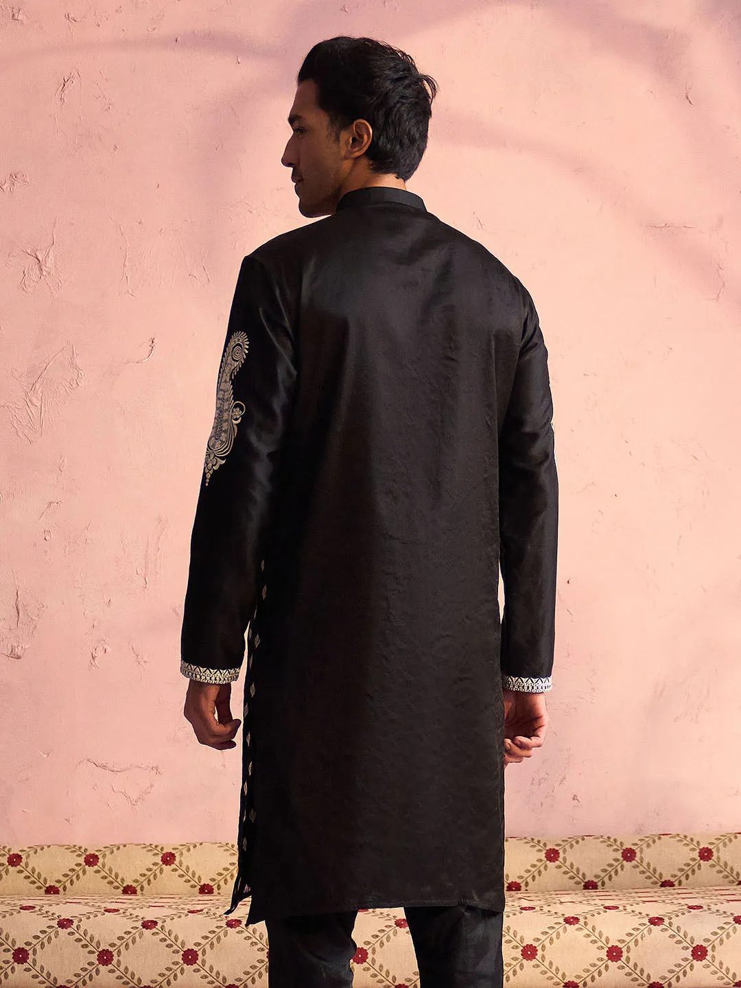 SHRESTHA By VASTRAMAY Men's Black Silk Blend Embroidered Ethnic Kurta